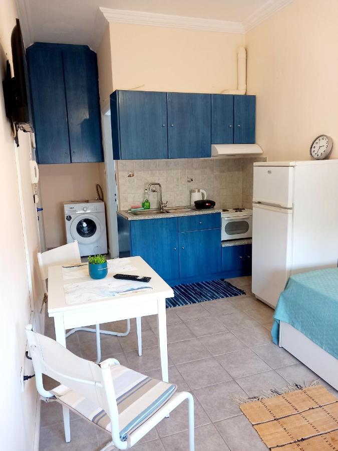 Central Apartments Eretria Exterior photo