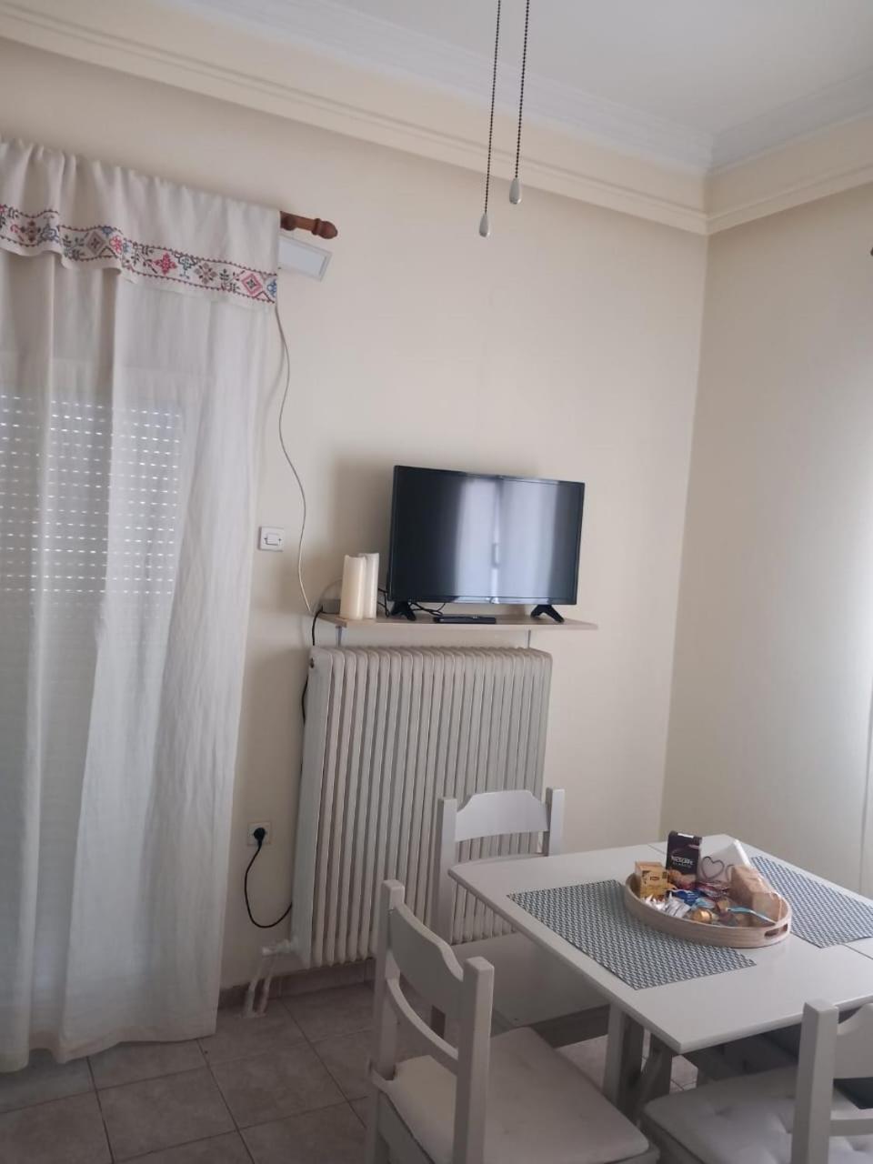 Central Apartments Eretria Exterior photo