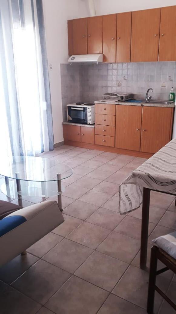 Central Apartments Eretria Exterior photo