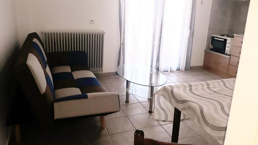 Central Apartments Eretria Exterior photo